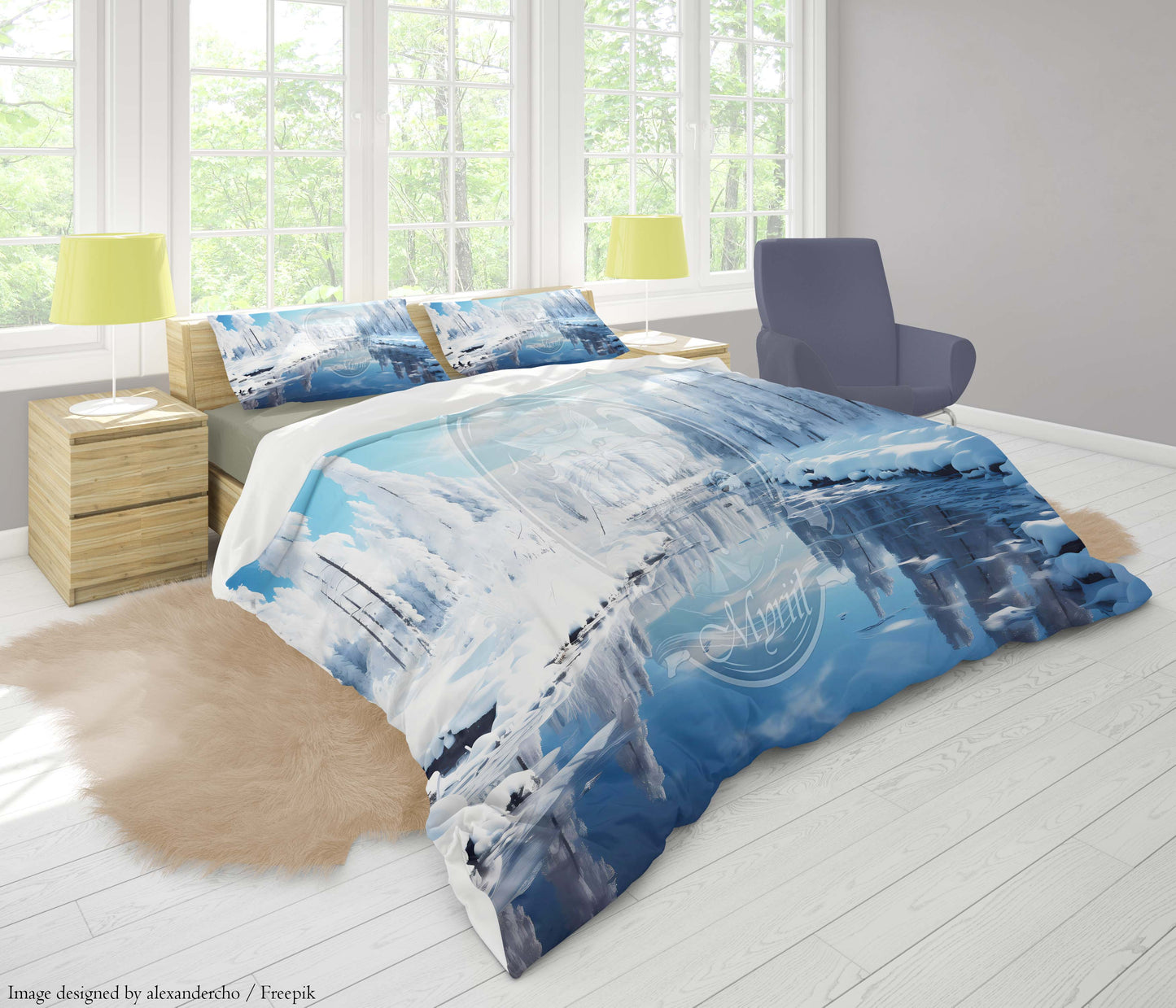 Met sneeuw bedekte bomen bij een bevroren meer